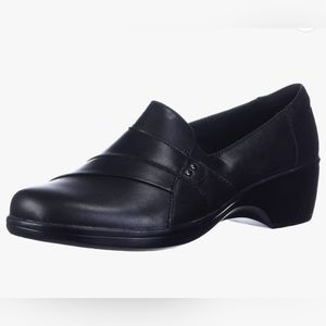 Clarks Women's Black Leather May Marigold Slip-On Loafer Sz 6 Wide NWT
